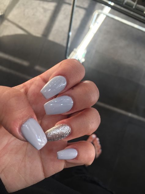 Bluish Gray Nails, Grey Acrylics, Silver Sparkle Nails, Grey Acrylic Nails, Beachy Nails, Glitter Nails Acrylic, Prom Nail, Grad Ideas, Casual Glam