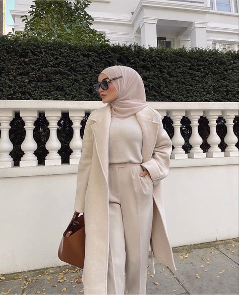 Winter Outfit Dress, Winter Outfits Comfy, Winter Outfit Comfy, Modesty Clothing, Layered Winter Outfits, Modest Outfits Muslim, Modest Winter Outfits, Modest Casual Outfits, Stile Hijab