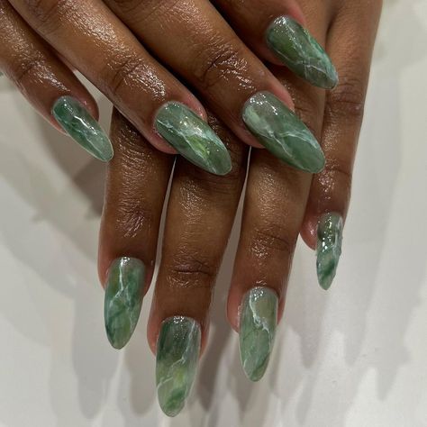 alyssa 🧚🏼‍♂️💅🏼 columbus nails’s Instagram photo: “💚 emerald marble 💚 tysm for 2k 🥺💞 as a huuuge thank you during march only, new clients get $10 off with code: NEWCLIENT10 and returning…” Emerald Marble Nails, Emerald Marble, Almond Gel Nails, Emerald Nails, Marble Nail Designs, Shoe Nails, Nail Design Inspiration, Pretty Nail Designs, Almond Nails Designs