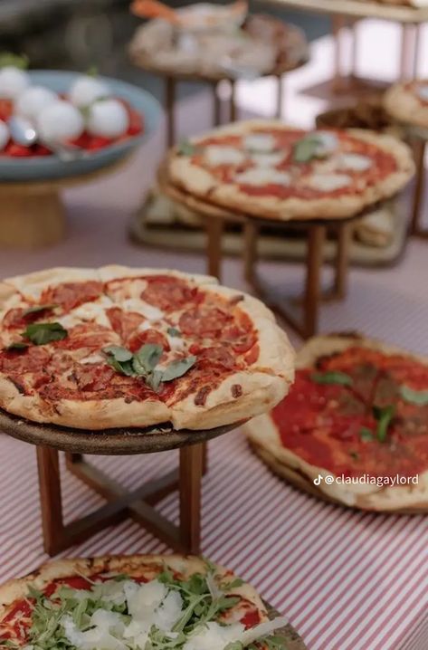 Pizza Station Party, Pizza Rehearsal Dinner Decorations, Wedding Italian Food, Rehearsal Dinner Pizza, Pizza Buffet Wedding, Pizza Bar Wedding, Pizza Rehearsal Dinner, Italian Birthday, Italian Bridal Showers