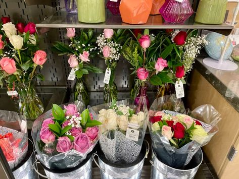 7 Tips For Buying Plants and Flowers at the Grocery Store | Kitchn Grocery Store Bouquet Diy, Cheap Flower Bouquet Ideas, Grocery Store Floral Arrangements, Arranging Grocery Store Flowers, How To Arrange Grocery Store Flowers, Grocery Store Flowers Arrangements, Arrange Grocery Store Flowers, Cheap Flower Bouquet, How To Store Artificial Flowers