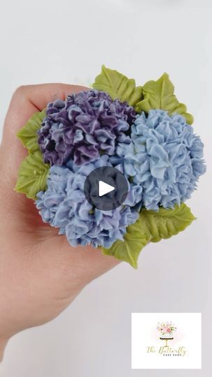 95K views · 3.9K reactions | Hydrangea balls! This is definitely one for the beginners and it really is easy to pipe ♥️ #cupcakequeen
#buttercreamcupcakes #cupcakebouquet
#floralpiping #cupcakebouquetsofinstagram 
#buttercreamflowers #cupcakeart
#cupcakesofinstagram #cakedecorating
#floralcake #cupcakes #cupcakedesign
#cakeart #flowerpiping 
#cakedesign #cupcakeoftheday
#cupcake #cakeideas
#cakelove #cakedecorator #cupcakebouquet 
#handpipedflowers #pipingflowers #pipingskills 
#pipedflowers #pipingtutorial #buttercreamflowertutorial 
#cupcaketutorial #cupcakes #buttercreamhydrangeas | The Butterfly Cake Shop | Tony Ann · ICARUS (Orchestral Version) Flowers On Cupcakes Piping, Wilton Piping Tips, Hydrangea Cupcakes, Cupcake Decorating Techniques, Buttercream Flowers Cupcakes, Buttercream Flowers Tutorial, Cupcake Piping, Frosting Flowers, Lollipop Cake