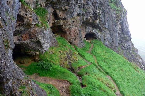 Legendary Scottish Caves: 17 Beautiful caves in Scotland with fascinating legends Scotland Uk, Scottish Heritage, Scotland Travel, British Isles, Scottish Highlands, Great Britain, Edinburgh, Places To See, Places To Go