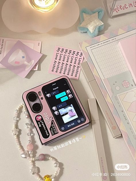 Android Flip Phone Aesthetic, Oppo Flip Phone, Oppo Phone Aesthetic, Oppo Find N2 Flip Aesthetic, Smartphones Aesthetic, Samsung Flip Phone Aesthetic, Galaxy Flip Phone, Samsung Phone Aesthetic, Cell Phone Aesthetic