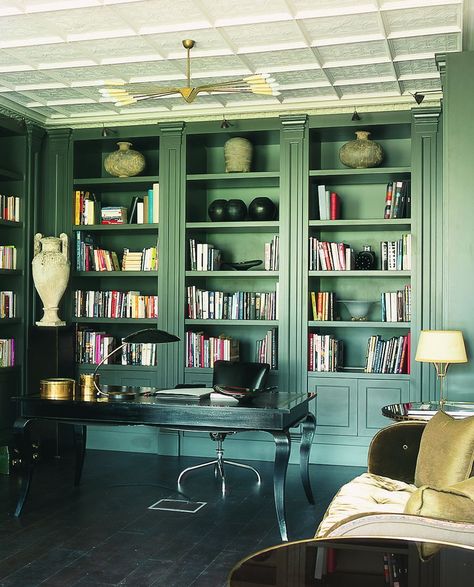 In this late Georgian house in the Weald of Kent, family clutter has been held at bay so that beautiful surfaces can frame carefully selected furniture and objects, typical of John Minshaw's aesthetic. He designed the recessed library bookcases, seen here, which are finished in Marston & Langinger's 'Roman Bronze'. The French Art Deco desk is from Magnus Antiques, and the 1930s Italian swivel chair was discovered at De Parma. (October World of Interiors) Art Deco Study, Girls Dressing Room, Art Deco Office, Georgian Interiors, Home Office Library, Georgian Furniture, Office Design Inspiration, Georgian House, Home Library Design