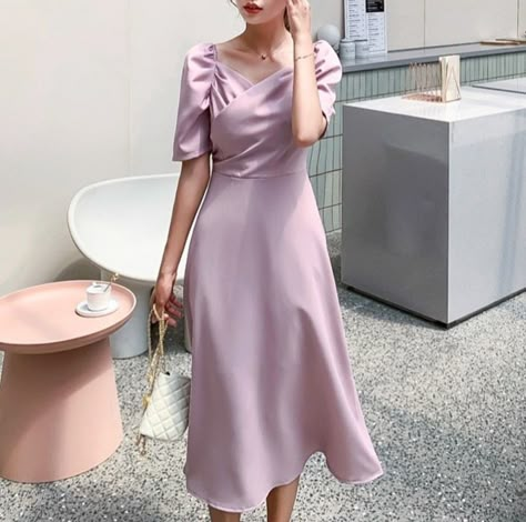 Aesthetic Sunday Dress, Satin Frock Design For Women, Model Dress Bridesmaid, Sunday Dress Outfit, Dress Natal, Pink Shrimp, Model Dress Kebaya, Sunday Top, Simple Frock Design