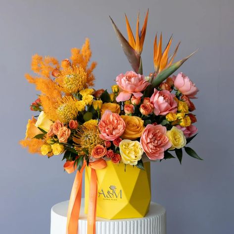 Flower Box Aloha🧡 Size: Premium $145 | Large $215 Order flowers in NYC online flower shop. 🚚🌸Same day delivery and Pickup for Manhattan,Brooklyn,Queens, Staten Island, Long Island City. Trendy flower boxes and bouquets for any occasions in New York. 🌸for your orders: 🔗 NYC delivery: www.amfloralplace.com Manhattan delivery: www.amflowers.nyc ☎️ 917.201.9744 📍 Manhattan & Brooklyn Nyc Flowers, Online Flower Shop, Manhattan Nyc, Island City, Trendy Flowers, Long Island City, Flower Box, Staten Island, Flower Boxes