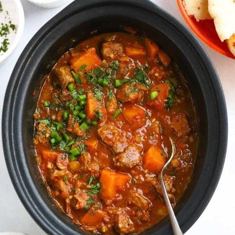 Slow Cook Lamb, Slow Cooker Curry Recipes, Slow Cooker Beef Curry, Cook Lamb, Slow Cooker Curry, Slow Cooker Lamb, Slow Cooked Lamb, Lamb Curry, Crockpot Recipes Beef