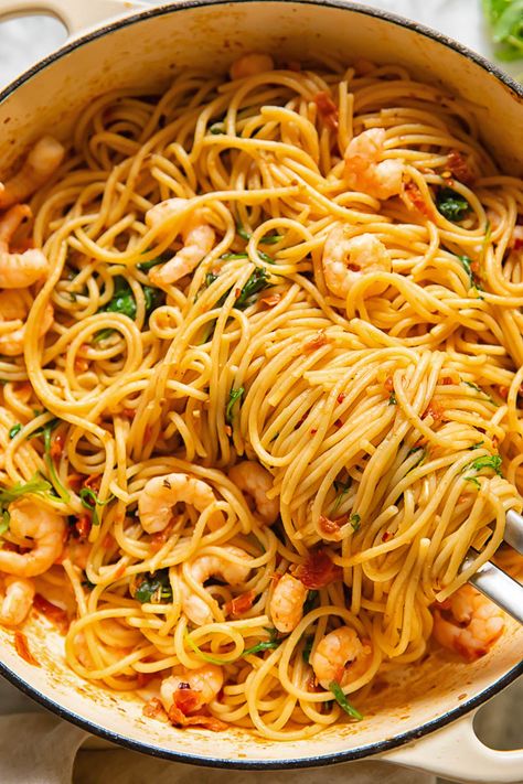 Sun-dried Tomato and Chilli Spaghetti with Shrimp and Arugula Sundried Tomato Pasta With Shrimp, Shrimp And Sundried Tomato Pasta, Chilli Spaghetti, Shrimp And Arugula, Spaghetti With Shrimp, Pink Shrimp, Prawn Pasta, Shrimp Spaghetti, Sundried Tomato Pasta