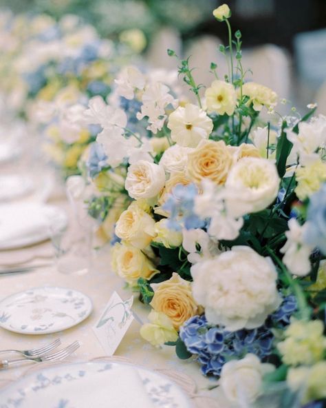 Blue White Yellow Tablescape, Blue Tuscan Wedding, Light Yellow And Light Blue Wedding, Blue Green Yellow Wedding Colors, Light Blue Yellow And White Wedding, Blue White Yellow Wedding Flowers, Wedding Colors For 2024, Blue And Yellow Bridal Bouquet, Yellow Blue Wedding Flowers