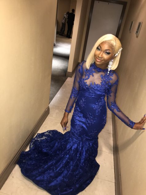 Blue Prom Dress Black Women, Black Long Sleeve Cocktail Dress, Prom Slay, Spring Outfits 2020, Girl Prom, Glamorous Evening Dresses, African Prom Dresses, Prom Dresses Black Girls Slay, Prom Girl Dresses