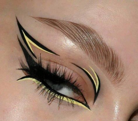 Eyeliner Art Creative, Eyeliner Designs, Cute Eye Makeup, Graphic Makeup, Graphic Eyeliner, Swag Makeup, Eye Makeup Pictures, Smink Inspiration, Makijaż Smokey Eye