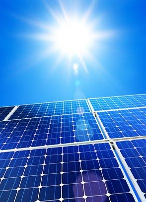 Bright sun beating down on solar panels What Is Solar Energy, Sun Panels, Free Solar Panels, Solar Tree, Solar Energy Design, Eco Technology, Planet Environment, Pool Pumps, Solar Power Inverter