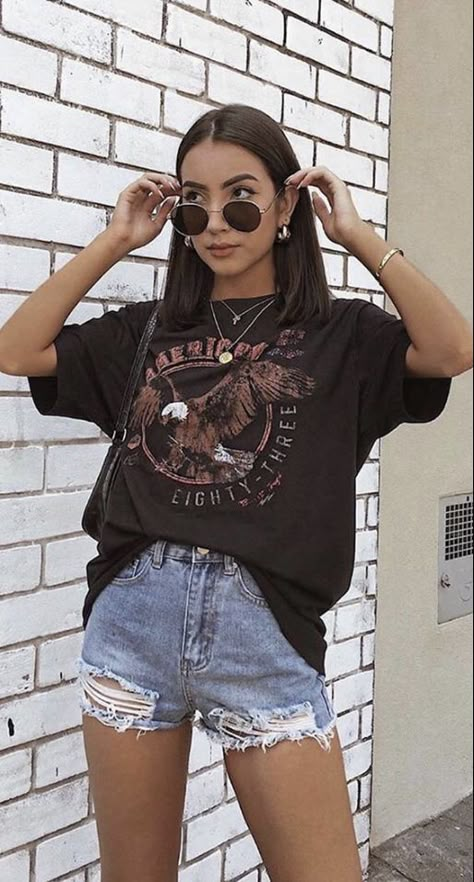 Jean Short Outfits, Best Jeans For Women, Babe Shirt, Summer Wardrobe Staples, Crop Top With Jeans, Summer Outfits For Teens, Vsco Girl, Shirt Y2k, Trendy Summer Outfits