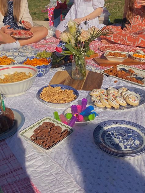 picnic aesthetic cute girls pretty dresses nature granola birthday party inspo Backyard Birthday Parties, Picnic Aesthetic, Backyard Birthday, Party Inspo, Bday Girl, Aesthetic Cute, Granola Girl, Grad Party, Grad Parties