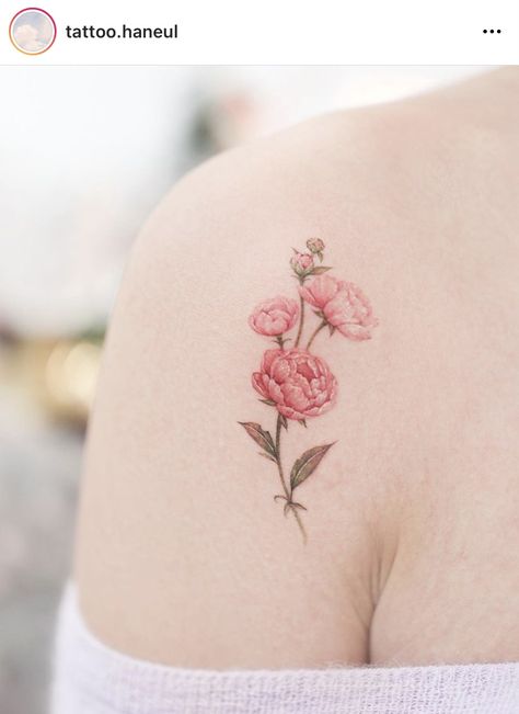 Rose And Peony Tattoo, Peony Tattoo Small, Mini Flower Tattoos, Pink Peony Tattoo, Tattoo Etoile, Anklet Tattoos For Women, Pink Flower Tattoos, Carnation Flower Tattoo, Tattoo Bunt