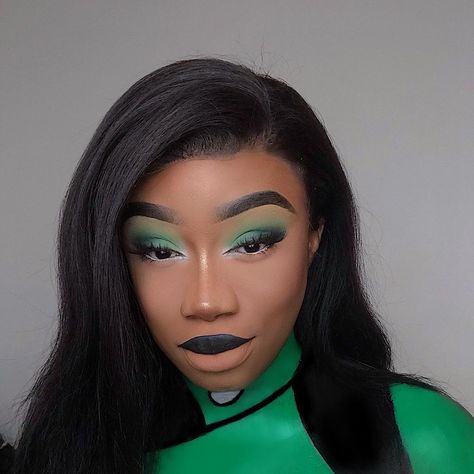 Fatimah with a ‘h’ on Instagram: “Since green is my favourite colour at the moment I thought to kick off my Halloween series I’d start off with Shego!! Did you watch Kim…” Shego Inspired Makeup, 90s Halloween Costumes, Creepy Halloween Makeup, Halloween Makeup Diy, Hot Halloween Outfits, Halloween Costumes College Girls, 90s Halloween, Clever Halloween Costumes, Holloween Costume