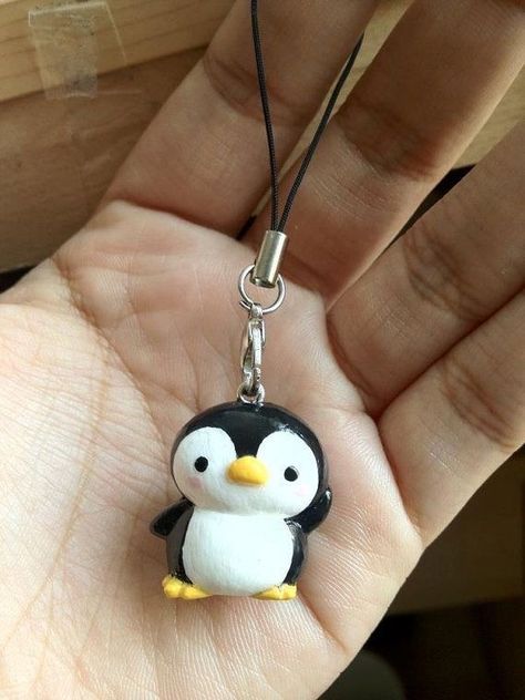 Crea Fimo, Kawaii Charms, Kawaii Penguin, Polymer Clay Kawaii, Clay Keychain, Diy Air Dry Clay, ดินปั้น Polymer Clay, Seni Dan Kraf, Handmade Clay Jewelry