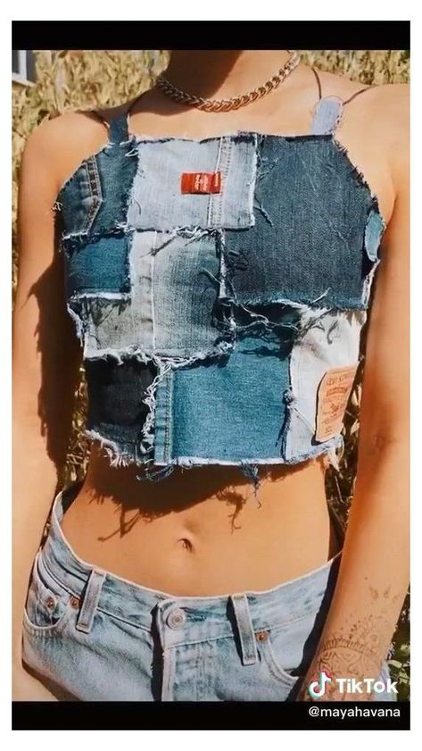 c366c2c97d47b02b24c3ecade4c40a01desc50681992ri Diy Denim Top, Upcycle Clothes Diy, Diy Denim, Diy Vetement, Diy Clothes Design, Thrift Flip, Diy Fashion Clothing, Couture Mode, Denim Diy