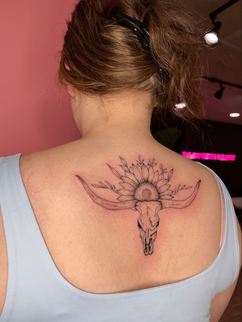 Longhorn Back Tattoo Women, Cow Skull Back Tattoo, Long Horn Tattoo For Women With Flowers, Texas Long Horn Tattoo, Steer Head Tattoo, Bull Skull Flower Tattoo, Half Cow Skull Half Flower Tattoo, Longhorn Skull Back Tattoo, Cow Skull Sunflower Tattoo