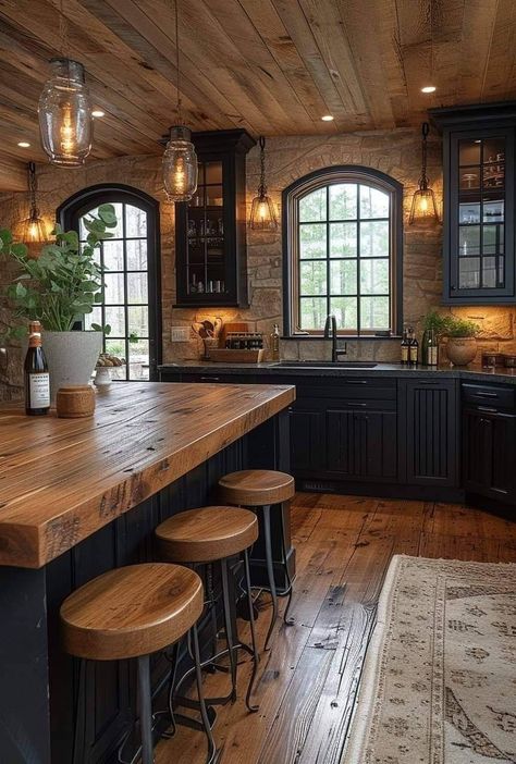 Rustic Black Kitchen, Dapur Rustic, Model Dapur, Casa Hobbit, Wooden House Design, Rustic Kitchen Design, Cabin Kitchens, Kitchen Inspiration Design, Dream House Interior