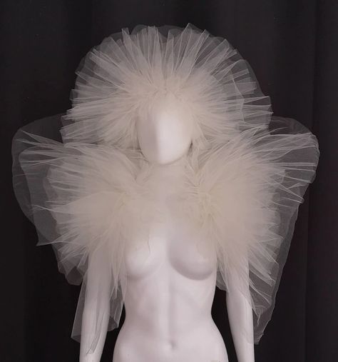 Diy Shoulder Pads, Cloud Costume, Tulle Wings, Costumes Couture, Traditional Attires, Tutu Costumes, Floral Bridal, Ethereal Beauty, Pavlova