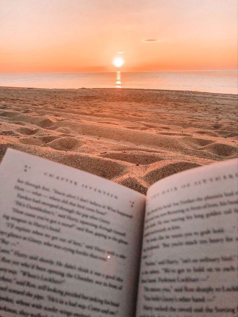 #reading #beach #harrypotter Cute Products, Vision Board Images, Vision Board Pictures, Reading Aesthetic, Beach Books, Vision Board Inspiration, Aesthetic Pinterest, Beach Reading, So Thankful