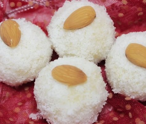 Petha Nariyal Laddoo – Delicious Recipe! Sweet Dish Recipe, Low Sugar Cakes, Protein Powder Cookies, Coconut Ladoo, Eid Food, Cooked Chicken Recipes, Sweet Dish, Sugar Free Low Carb, Sweet Dishes Recipes