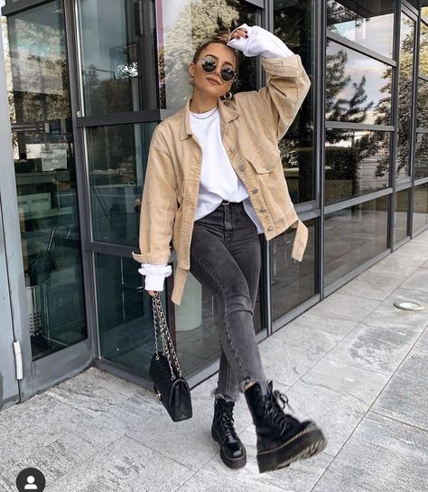 Moda Grunge, Winter Mode Outfits, Doc Martens Outfit, Nails Stiletto, Fall Outfits For School, Denim On Denim, Winter Chic, Summer Nature, Cute Winter Outfits