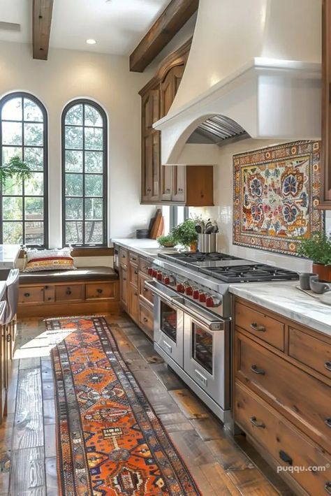 A Guide to Designing Your Dream Spanish-Style Kitchen - Puqqu Spanish Kitchen Design, Hacienda Style Kitchen, Spanish Style Home Interior, Modern Mexican Home, Spanish Style Kitchen, Spanish Home Decor, Hacienda Style Homes, Luxury Door, Mexico House