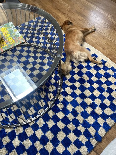 Checkered Rug Aesthetic Bedroom, Checkered Rug Room Aesthetic, Blue Checkered Rug Bedroom, Blue Rug Bedroom, Blue Checkered Rug, Urban Outfitters Checkered Rug, Blue And White Rug, Round Glass Coffee Table, Dorm Sweet Dorm