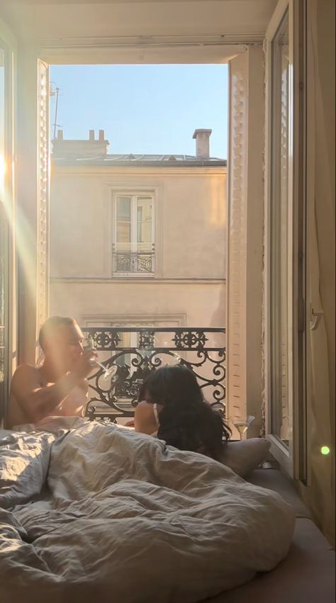 Paris Aesthetic Apartment, Couple Apartment Aesthetic, Couple Goals Pictures, Couple Apartment, Paris Couple, Aesthetic Apartment, Lesbian Quotes, Gay Pride Playlist, Apartment View