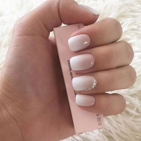 Spring Wedding Manicure Ideas to Copy Mat Makeup, Wedding Nail Art Design, Unghie Sfumate, Wedding Manicure, Bridal Nail Art, Light Pink Nails, Nail Art Ombre, Wedding Nails For Bride, Wedding Nails Design