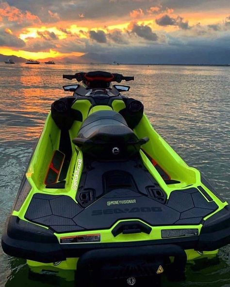 SEA-DOO (Jet-Ski) Jet Ski Aesthetic, Seadoo Jetski, Jet Ski Fishing, Ski Outfits For Women, Ski Pictures, Jet Skies, Ski Aesthetic, Ski Boats, Cool Boats