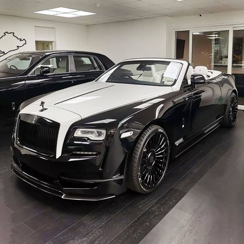 6,457 Me gusta, 22 comentarios - Rolls Royce Universe Fan (@rollsroyce_universe) en Instagram: "Panda Spec Dawn 🐼 By:@famziiofficial  #rollsroyce  #phantom  #rollsroycephantom  #rollsroycedawn…" Rr Wraith, Accessories Organization, Royce Car, Nardo Grey, Rolls Royce Motor Cars, Air Car, Luxury Cars Rolls Royce, Car Tips, Rolls Royce Wraith