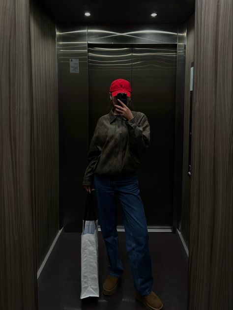 ralph lauren red hat simple denim outfit mini platform ugg boots Ralph Lauren Hat Outfit, Red Baseball Cap Outfit, Ralph Lauren Cap Outfit, Polo Hat Outfit, Red Cap Outfit, Red Hat Outfit, Platform Ugg Boots, Polo Ralph Lauren Outfits, Platform Ugg