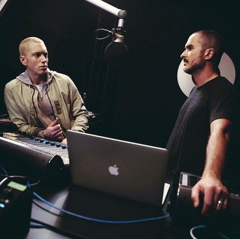 Eminem Provides First Beats 1 Guest Interview With DJ Zane Lowe Eminem Interview, Prodigy Book, Zane Lowe, Shady Records, Josh Homme, Radio Interview, Eminem Slim Shady, Music Beats, Marshall Mathers