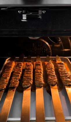 Koobideh Kabob Recipe, Koobideh Kebab, Persian Kabob Recipe, Persian Restaurant, Beef Kebabs, Shish Kabobs, Armenian Recipes, Kabob Recipes, Sleepover Food