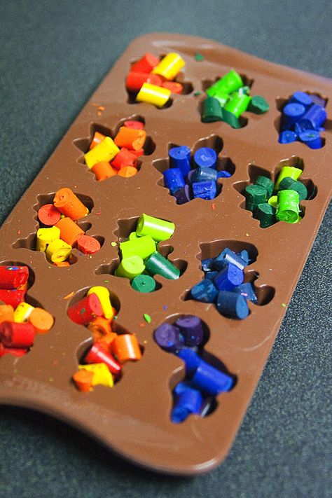 Dinosaur Crayons, Dinosaur Party Favors, Dinosaur Themed Birthday Party, Dino Birthday Party, Broken Crayons, Dino Birthday, Dino Party, Dinosaur Birthday Party, Dinosaur Party