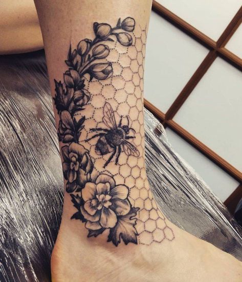 150+ Beautiful Bee Tattoos Designs With Meanings (2023) - TattoosBoyGirl Side Body Tattoo, Blatt Tattoos, Honey Bee Tattoo, Honeycomb Tattoo, Geniale Tattoos, Flowers Tattoo, Bee Tattoo, Tattoo Designs And Meanings, Dope Tattoos