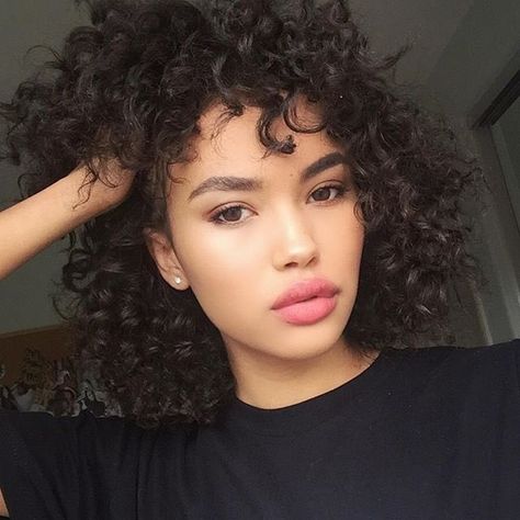 MOVED no Twitter: "isabella peschardt is the most beautiful woman i have ever seen https://t.co/Wn1cjhveXr" / Twitter Isabella Peschardt, Curly Hair Inspiration, Short Curly Hair, Curly Girl, Curly Hair Styles Naturally, Hair Hacks, Hair Looks, Hair Goals, Human Hair Wigs