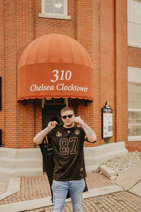 Game Day? Wedding Day? Same thing! With Super Bowl LVIII coming up this weekend, we are loving these game day photos of the groomsmen arriving at the venue to get ready. Check out our Grooms Room on our website to see where the guys get to hang before walking down the aisle!

Photos by Jesslin Rae Photography Groomsmen Walk Up Photos, Grooms Room, Groomsmen Photos, Photo Walk, We Are Love, Walking Down The Aisle, Super Bowl, Future Wedding, Best Friends