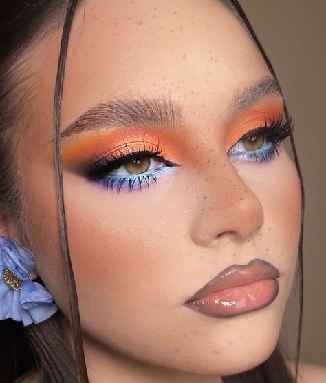 Cute Dramatic Makeup Looks, Blue And Orange Eye Makeup, Blue And Orange Makeup Look, Orange Blue Makeup, Blue And Orange Makeup, Sunset Makeup, Drag Make-up, Bright Eye Makeup, Show Makeup