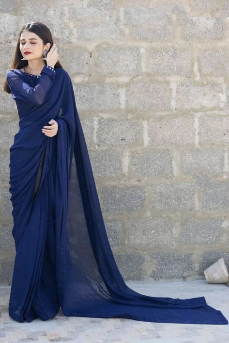 Sari Photoshoot Poses, Sari Photoshoot, Frock Designs For Women, Simple Saree Designs, Simple Style Outfits, Fancy Sarees Party Wear, Pakistani Fancy Dresses, Indian Dresses Traditional, Casual Wear Dress