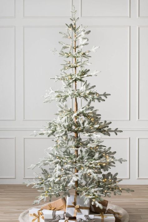 Christmas Tree Inspiration Simple, Celestial Fairy, Realistic Artificial Christmas Trees, Christmas Tree Green, Fir Christmas Tree, Minimalist Christmas Tree, Neutral Christmas Decor, Artificial Christmas Trees, Simple Christmas Decor