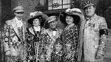 Pearly Kings and Queens East End London, Traditional Suit, London History, Kings And Queens, Old London, London Love, Vintage London, British History, White Photo