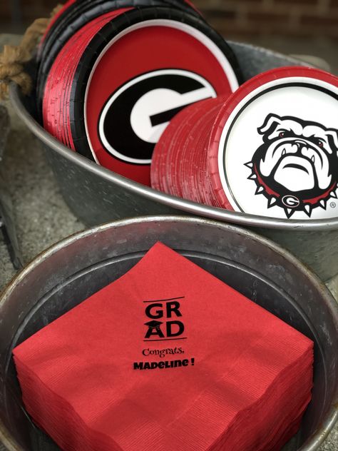 Uga Party Decorations, Uga Graduation Party, Uga Graduation, Grad Party Decorations, Grad Party, Grad Parties, Senior Year, Graduation Party, Party Decor