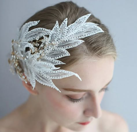 Ballerina Hair Accessories, Bridal Crafts, Swan Lake Costumes, Swan Party, Ballerina Hair, Ballet Headpieces, Short Bridal Hair, Barbie Swan Lake, Lace Leaf