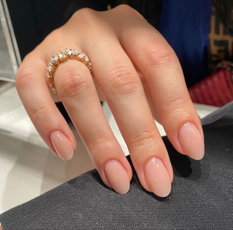 Minimalistic Nails, Nail Theory, Unghie Sfumate, Kutek Disney, Salon Nails, Curls Hairstyles, Subtle Nails, Nice Nails, Minimal Nails