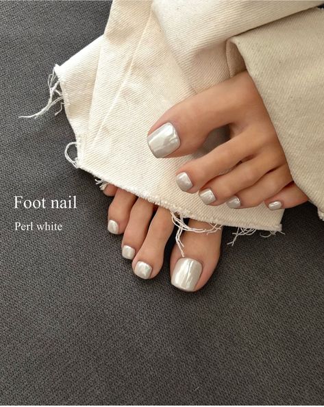 Pedicure Silver, Silver Pedicure, Mani Pedi Combos, Mani Pedi, Nail Design, Gel Nails, Nail Designs, Nails, Hair